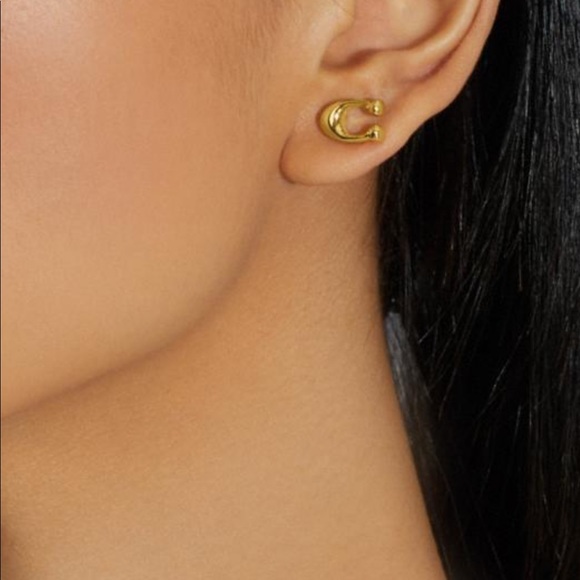 COACH GOLD SIGNATURE C tagged earrings in GOLD - Picture 3 of 8